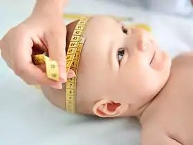 Tour de tête de bébé