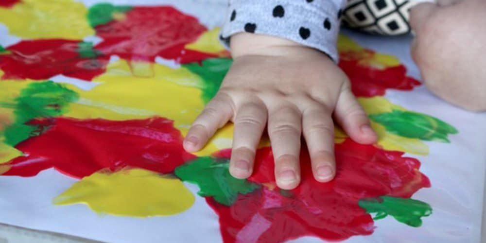 La peinture propre : l'activité sensorielle qui laisse bébé s'exprimer sans les dégâts 5 La peinture propre avis