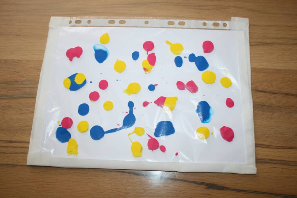 La peinture propre : l'activité sensorielle qui laisse bébé s'exprimer sans les dégâts 3 La peinture propre conseils
