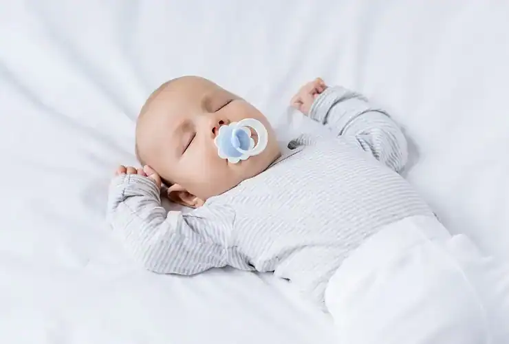 Par quoi remplacer la tétine la nuit
