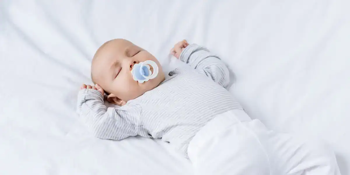 Par quoi remplacer la tétine la nuit