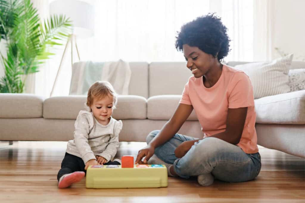 Tarif d'une nounou à domicile au black comparpatif