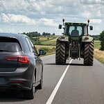 peut on doubler un tracteur sur une ligne blanche