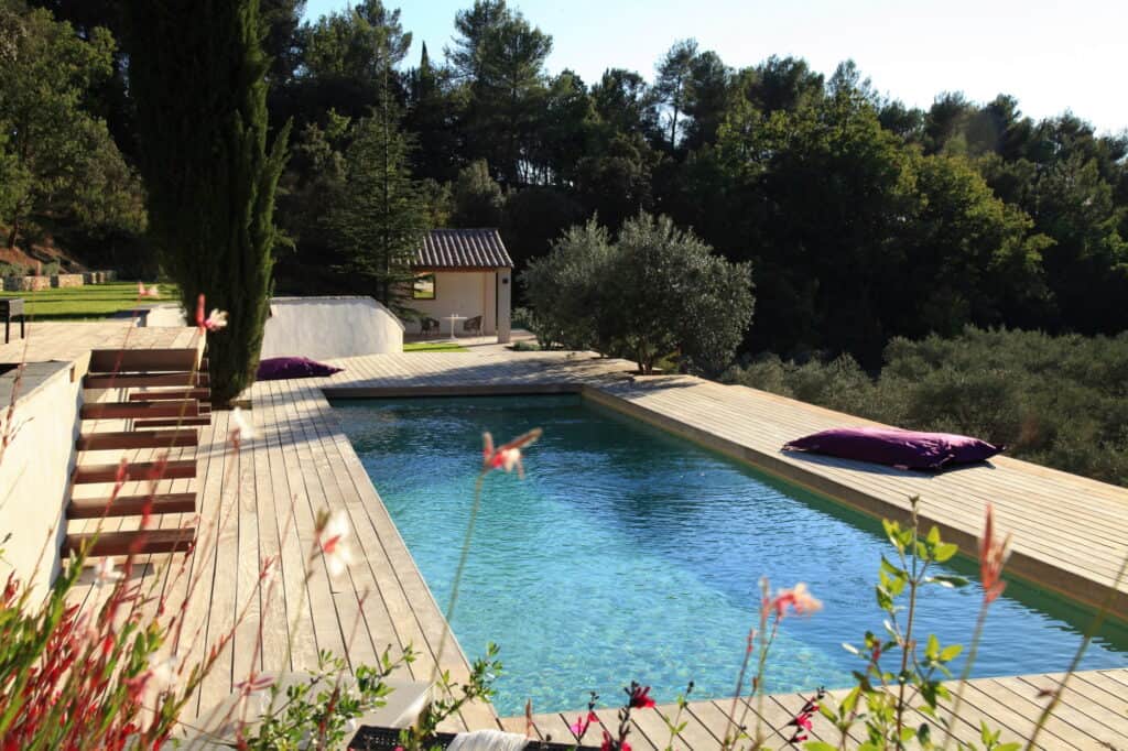 Une Guiraudou Luberon : espace design en pleine nature