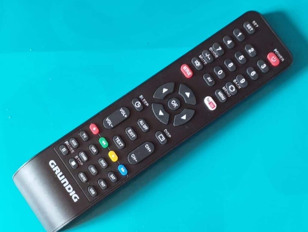 Télécommande universelle Grundig AVIS