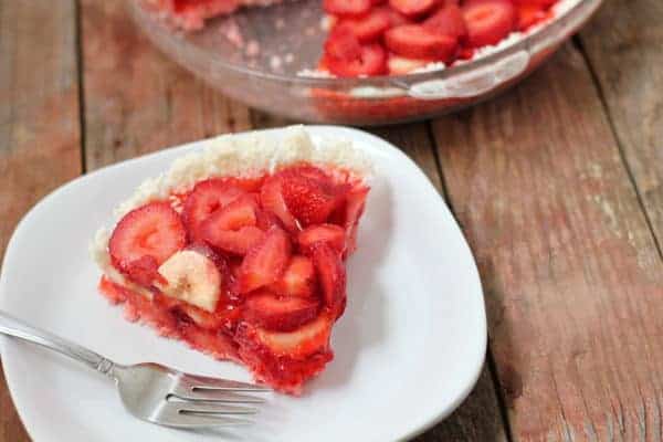 Super Easy Strawberry-Banana Pie