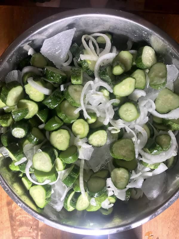 how to make bread and butter pickles that stay crisp