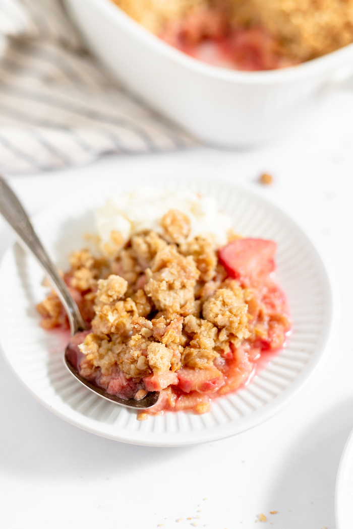 gluten free rhubarb crisp