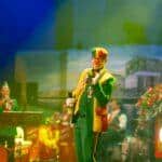 Jubiläums-Performance eines Karnevals-Stars in Doppel-Rolle.