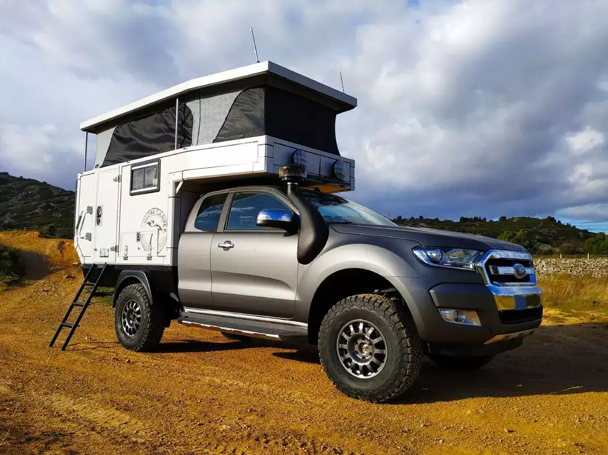 Aménagement de benne de pick-up pour le camping