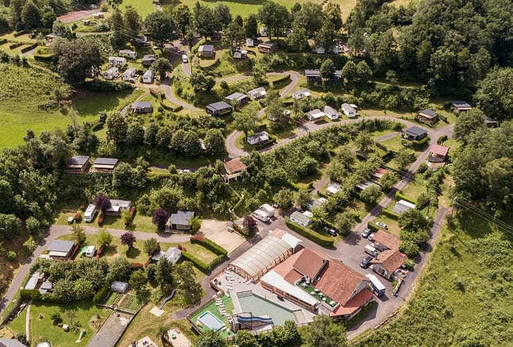 Camping La Pommeraie à Vic-sur-Cère