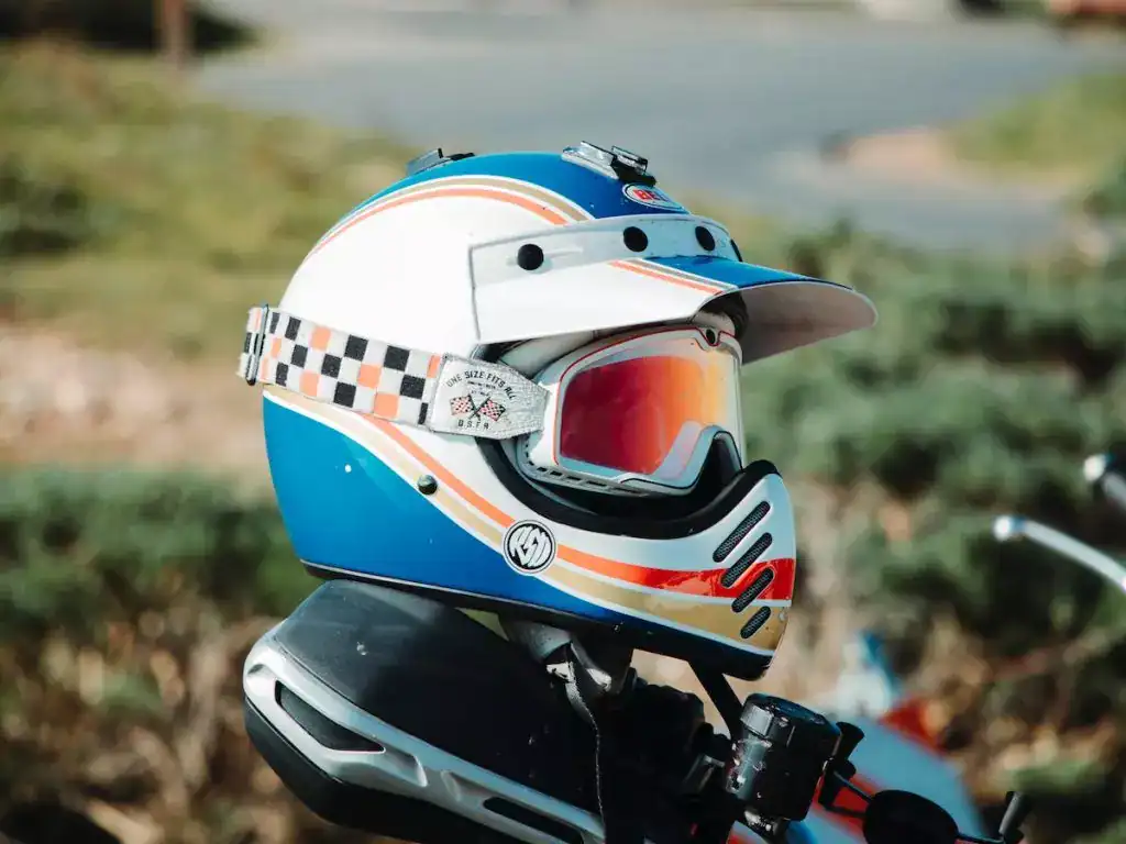 Peindre un casque moto covering