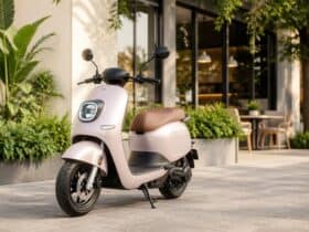 Découvrez la moto électrique à 13,9 millions de VND : design compact, moteur de 1 000 W maximum et autonomie de 70 km par charge