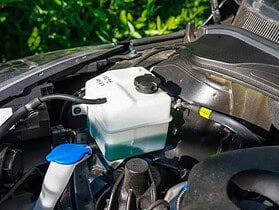 Fuite sur une pompe à eau voiture