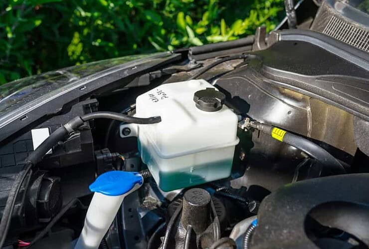 Fuite sur une pompe à eau voiture