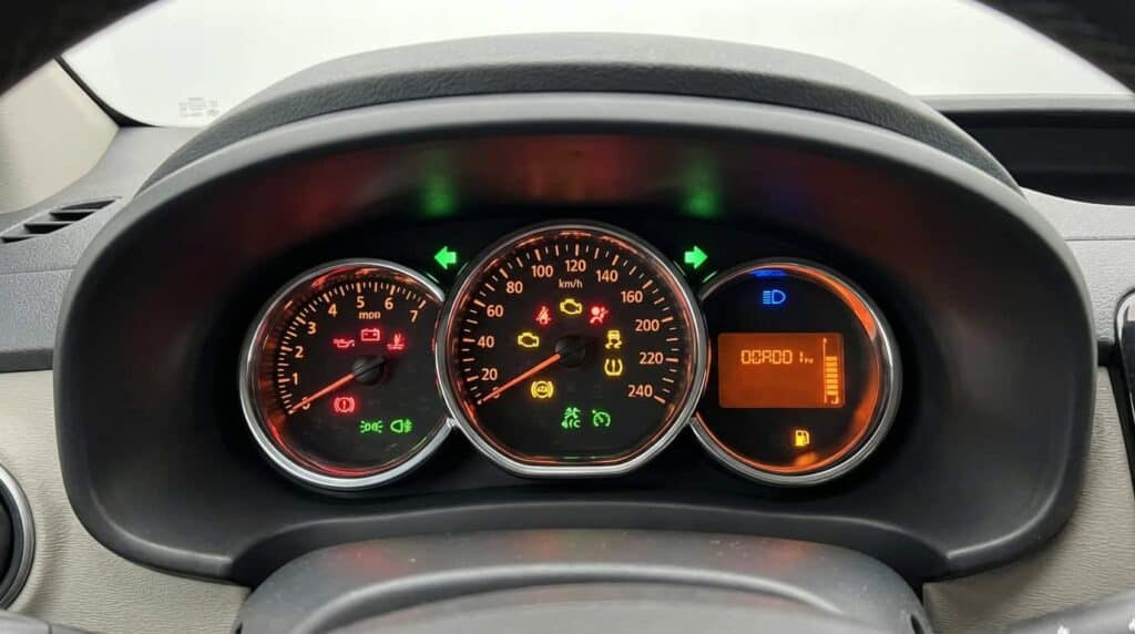 Voyants du tableau de bord de la Dacia Sandero