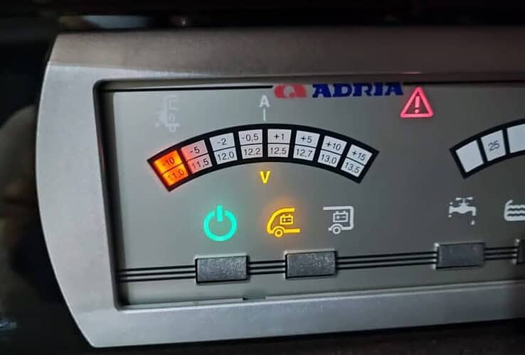 Tableau de commande cellule camping-car Adria