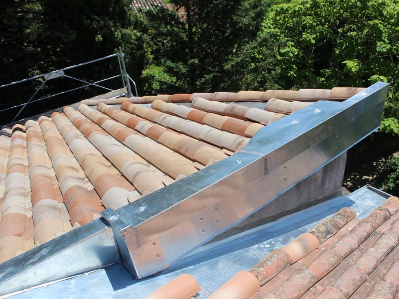 finition faitage toiture monopente