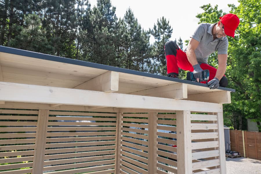 comment remplacer toiture d'abri de jardin