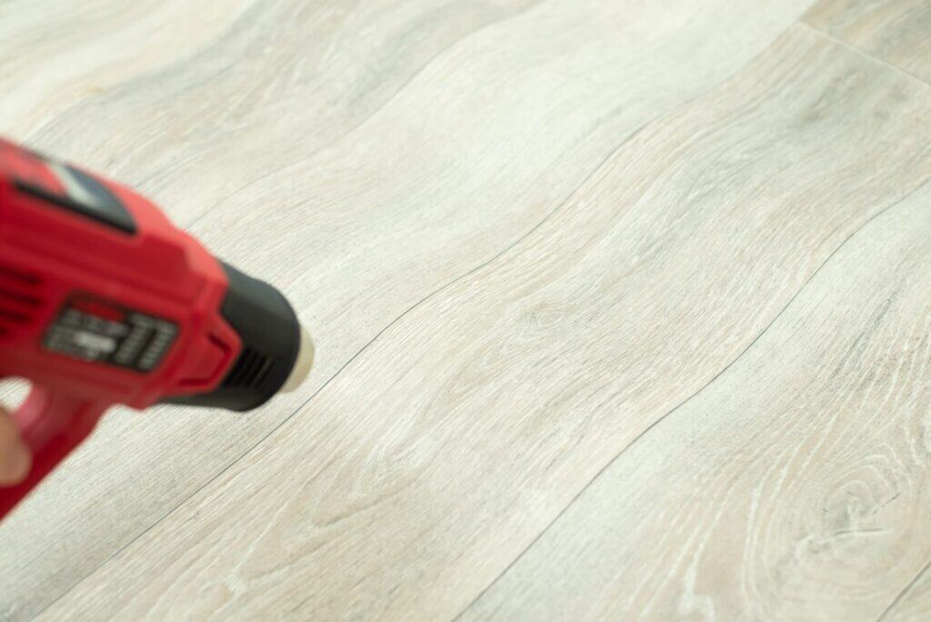 comment réparer du lino enfoncé