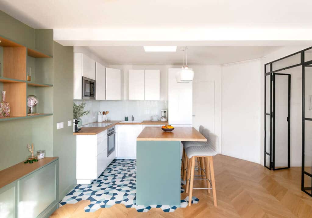 Est-ce que les gens posent encore du carrelage dans leur cuisine