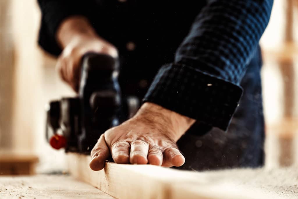 comment raboter une porte sans la degonder