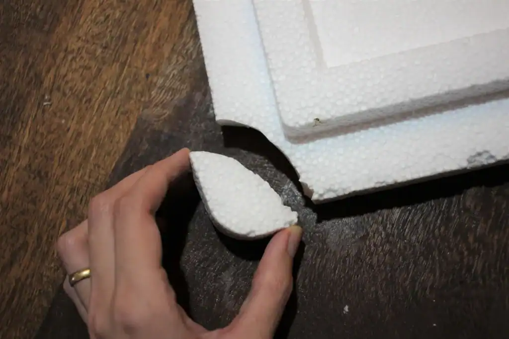 Comment couper du polystyrene sans fil chaud ?