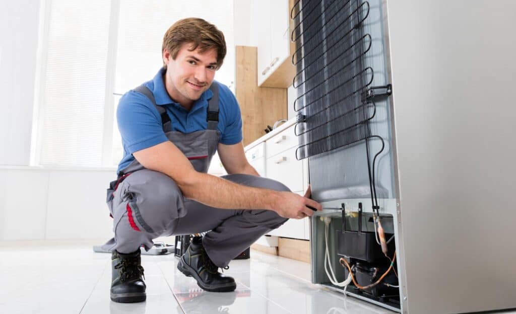 Est-il normal qu’un frigo s’arrête et reparte