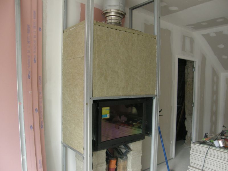 coffrage placo conduit poele normes