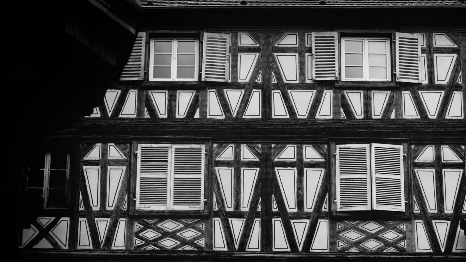 Volets persiennes, faire cohabiter ombre et lumière à la maison