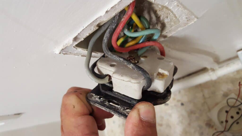 branchement plaque induction 5 fils sur 3 fils,