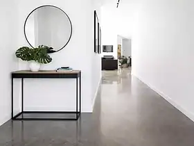 sol effet béton ciré avec colle carrelage avis