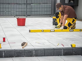 Jointoiement de carrelage extérieur