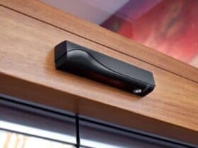 Soufflerie au-dessus d'une porte automatique 1