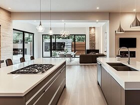 Disposition des spots au plafond en cuisine