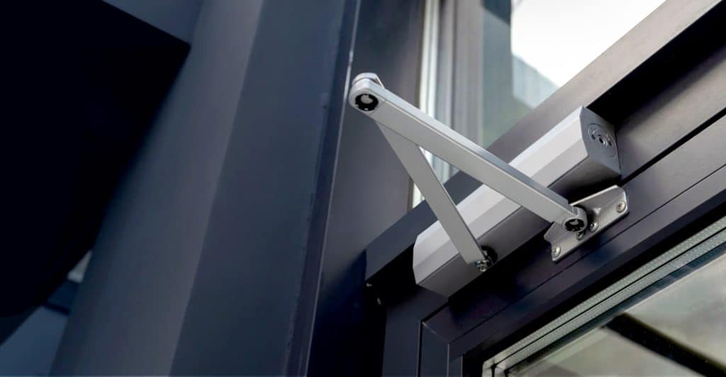 Réglage d'un groom de porte 1