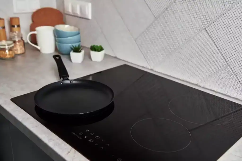 brancher une plaque à induction sur une prise 20A installation