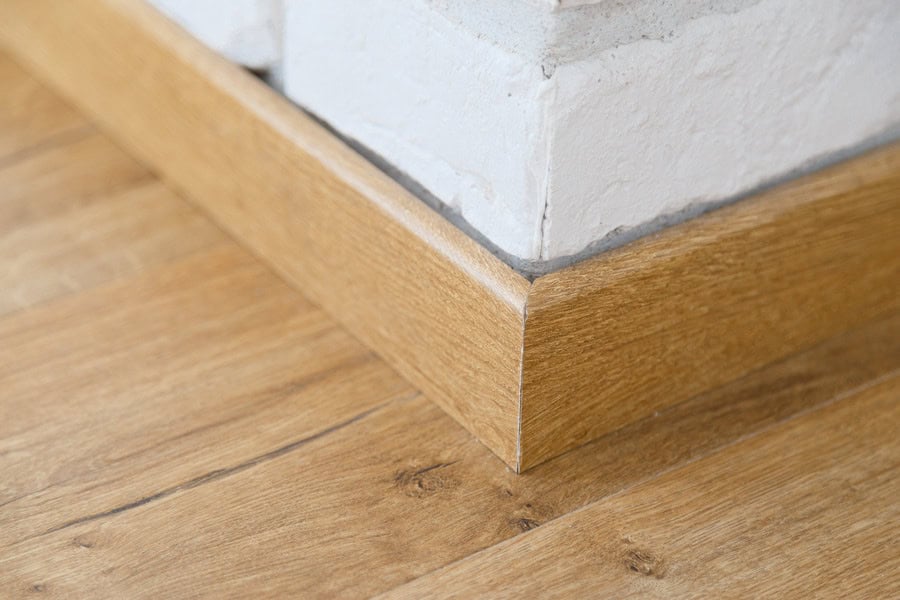 couper une plinthe en angle 1