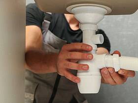 Évacuation d'une lave-vaisselle via un siphon d'évier
