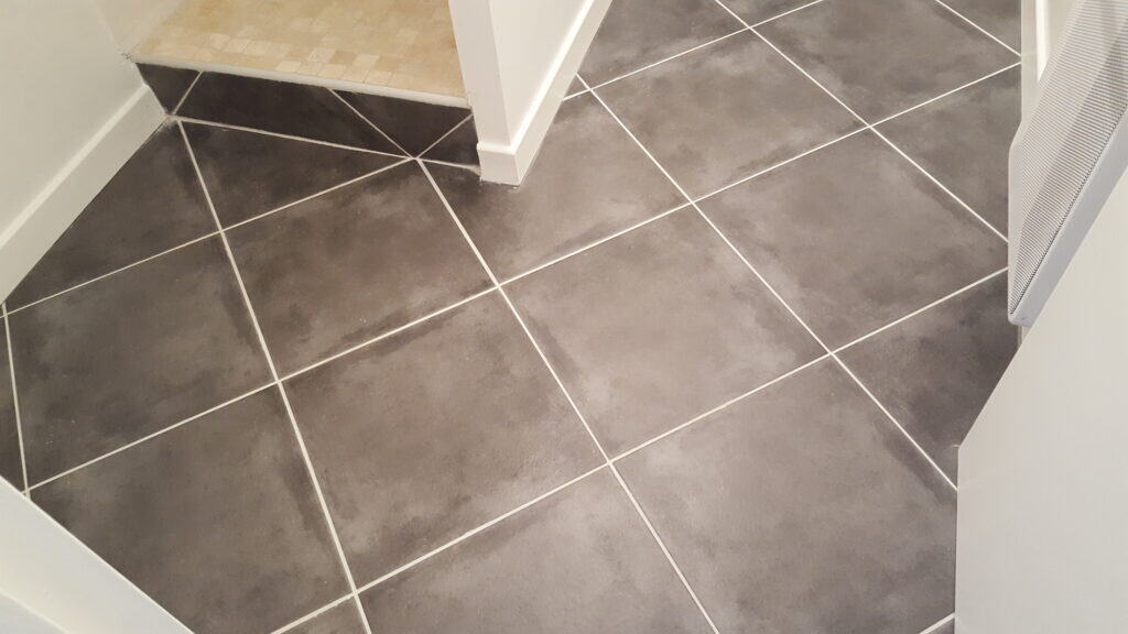 Pose de carrelage en diagonale risques