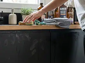 entretien d'une cuisine noire mat