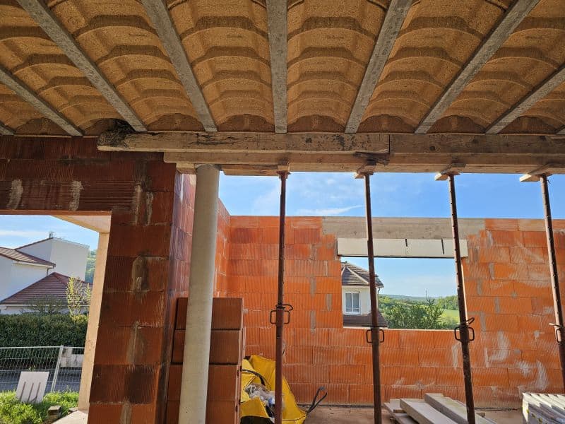 poutre retroussée en construction