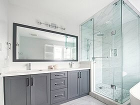 Installation d'une douche à l'italienne en verre : ce qu'il faut savoir