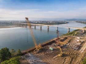 Les travaux de construction d'un pont sur la rivière Tra Khuc, d'un coût supérieur à 2 billions de VND, ont débuté