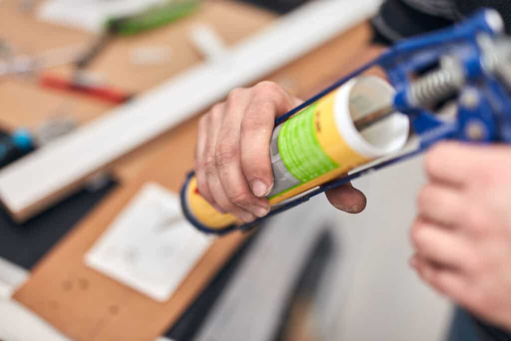 Pistolet à silicone bloqué