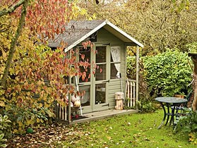 Remplacer un abri de jardin existant