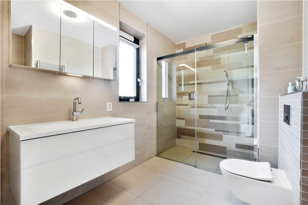 Fenêtre dans une douche italienne installation