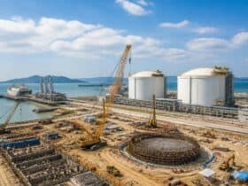 Début des travaux de construction de la centrale thermique au GNL Quang Trach II, annonce de la mise en service de la centrale thermique Quang Trach I