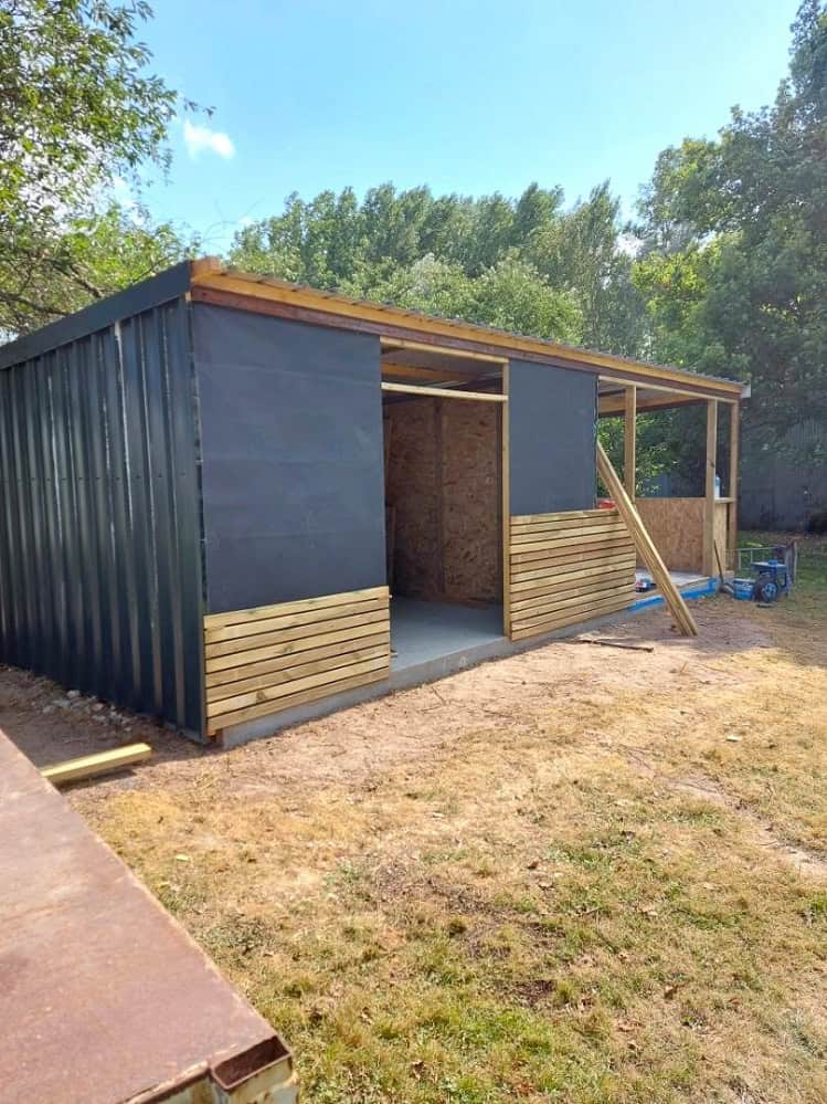 découvrez notre panneau osb extérieur, spécialement conçu pour offrir une résistance optimale à la pluie et aux intempéries, idéal pour vos projets de construction et rénovation en extérieur.