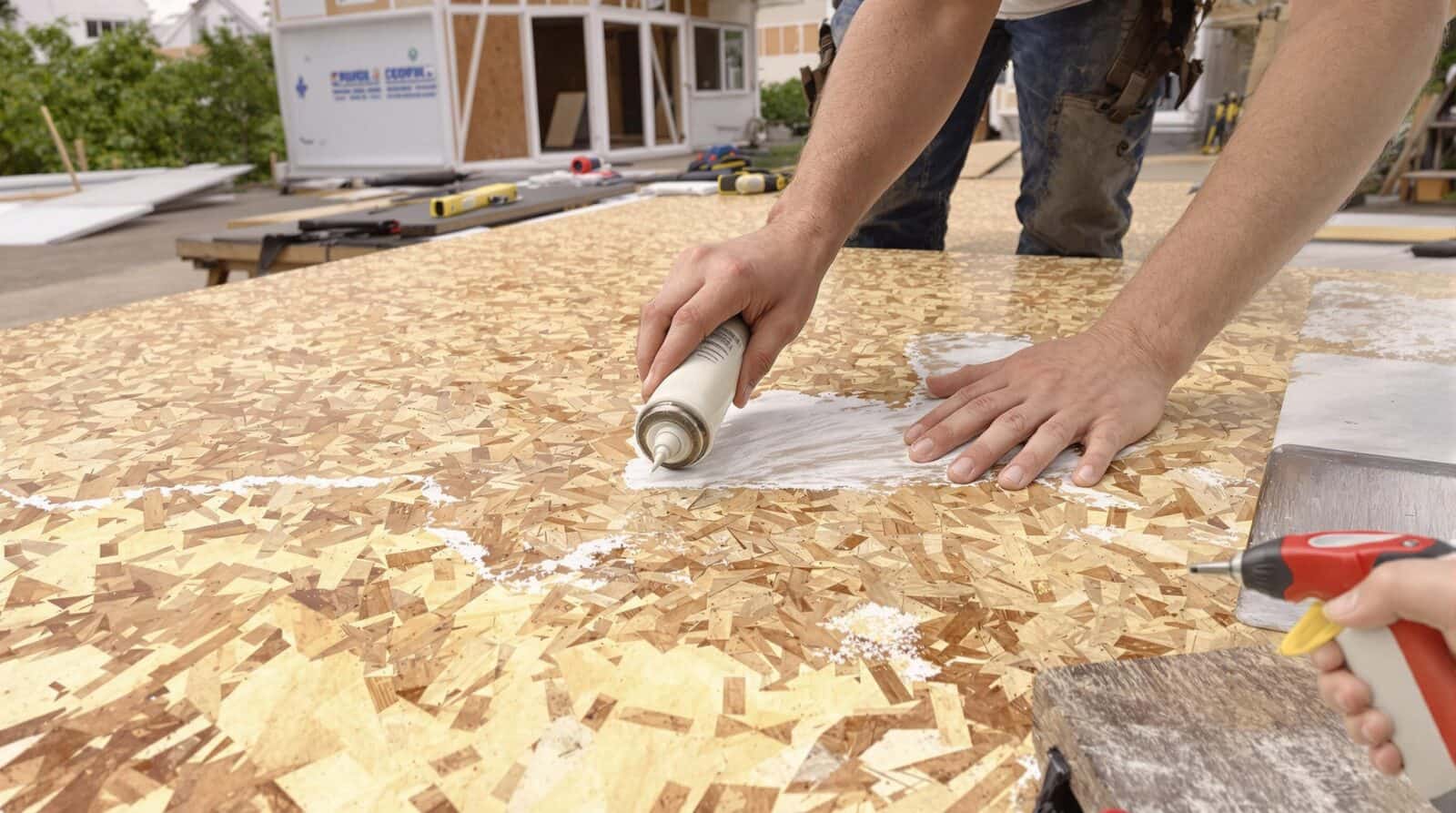 découvrez notre panneau osb extérieur offrant une excellente résistance à la pluie, idéal pour vos projets extérieurs durables et protégés contre l'humidité.